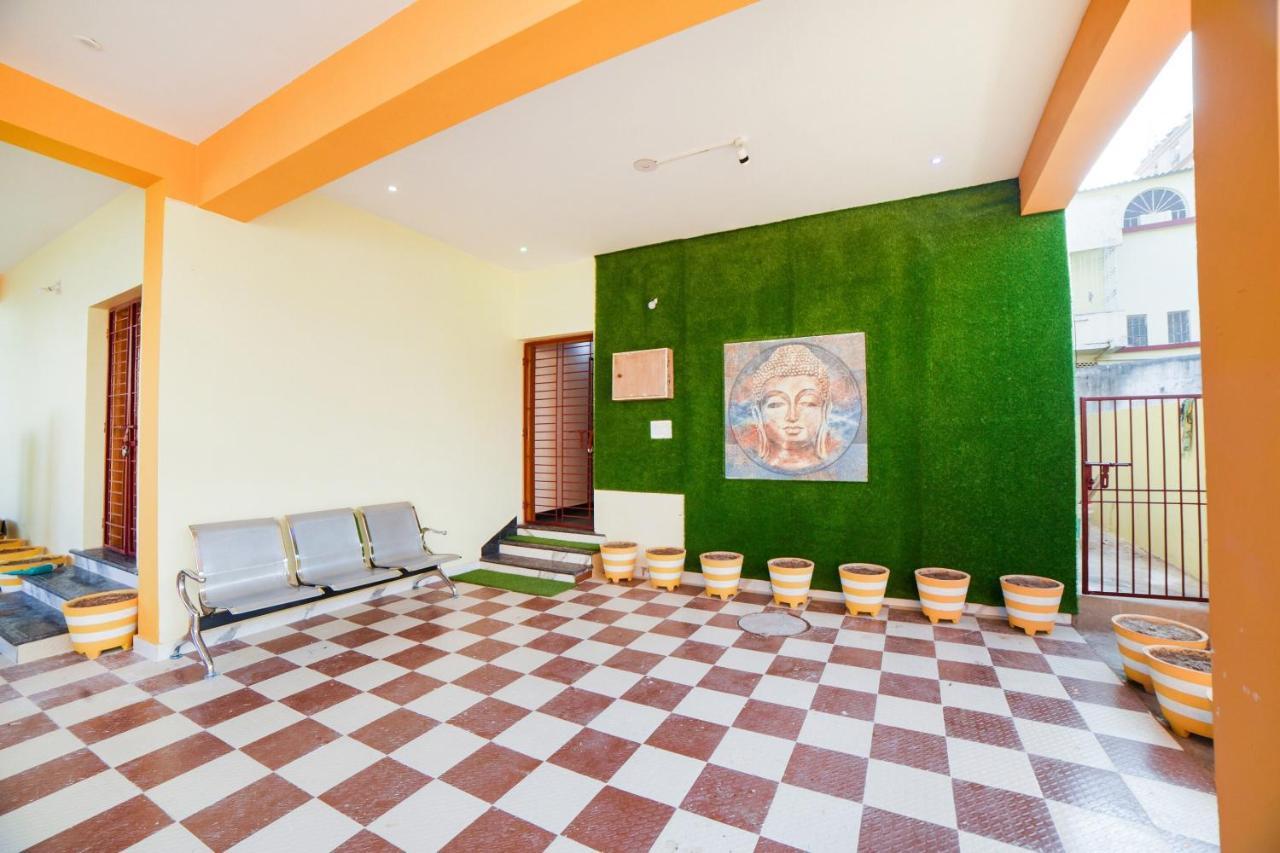 בובנשוואר Oyo Home Shining Crystal Near Airport מראה חיצוני תמונה
