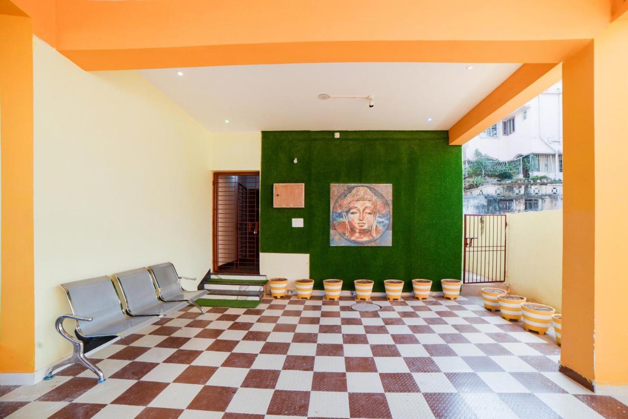 בובנשוואר Oyo Home Shining Crystal Near Airport מראה חיצוני תמונה